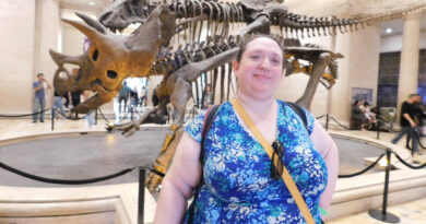 USS Angeles encounters big cats and dinosaurs